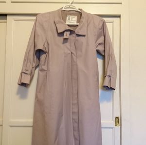 Women London fog trench coat size Large